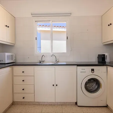 Апартаменты Phaedrus Living: Nerina Modern Flat Пафос