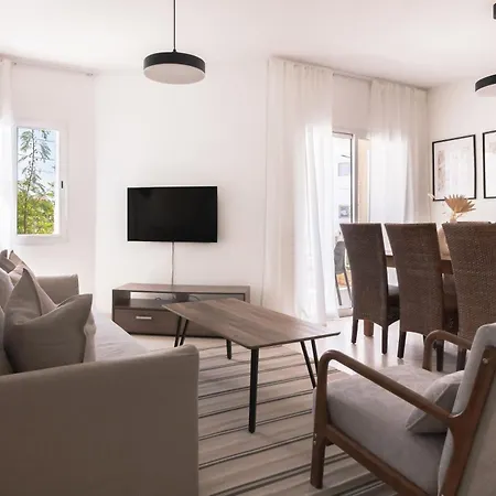 Апартаменты Phaedrus Living: Nerina Modern Flat *